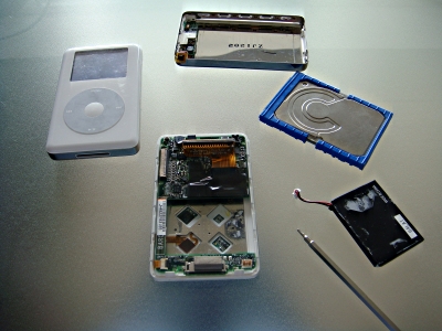 iPod4G分解されるの図
